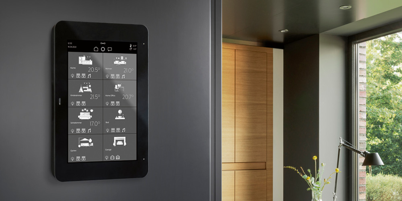 JUNG Smart Panel 8 bei Stellwag Elektrotechnik in Biebertal