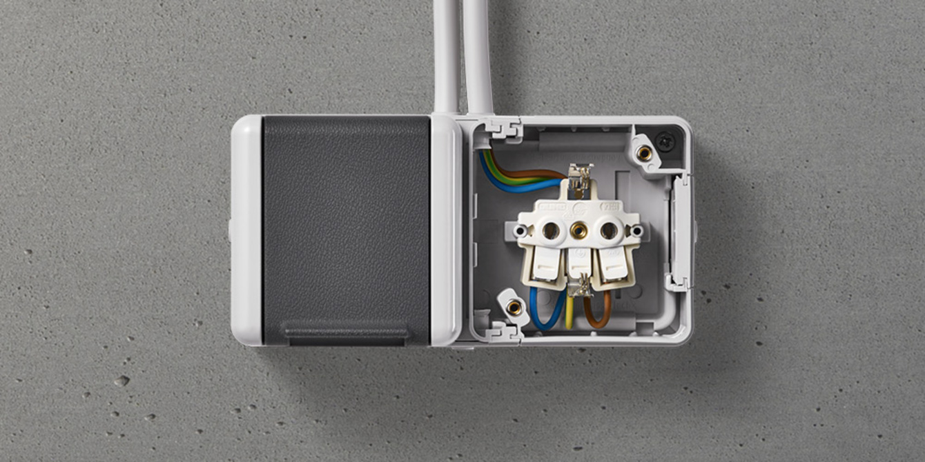 Doppelsteckdose mit Trennsteg bei Stellwag Elektrotechnik in Biebertal